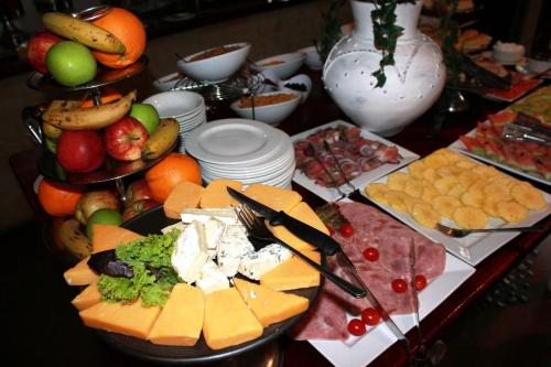 Emdoneni Lodge with Zululand Cat Conservation Project Emdoneni Lodge with Zululand Cat Conservation Project