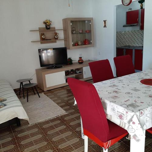 Apartments by the sea Brist Makarska - 15443 - image 4