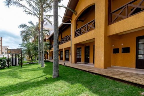 Apartamento 2 Dormitorios A 190 Metros Da Praia De Bombas - AN 06