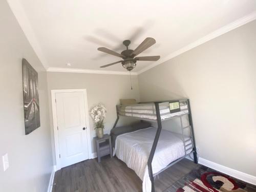 Bungalow Beach house 100 yards from the beach in Bay Saint Louis, USA