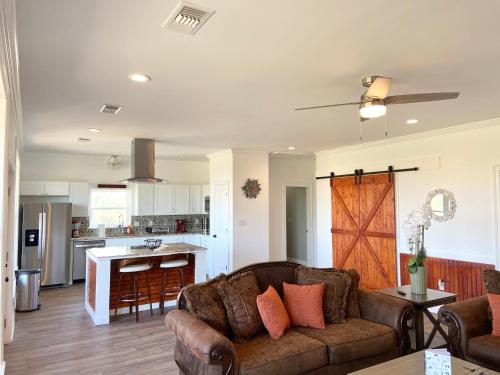 Bungalow Beach house 100 yards from the beach in Bay Saint Louis, USA