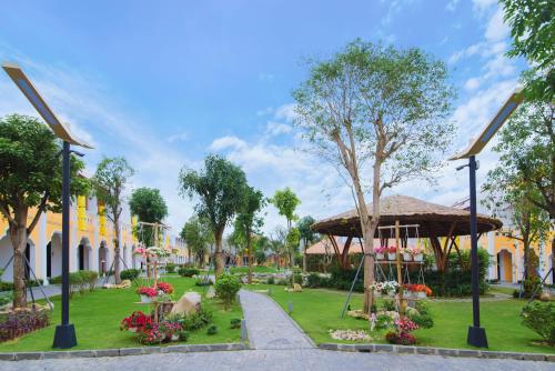 Garden, Hoi An Memories Resort & Spa in Cam Nam
