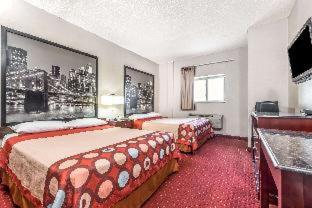 Super 8 By Wyndham North Bergen NJ/NYC Area