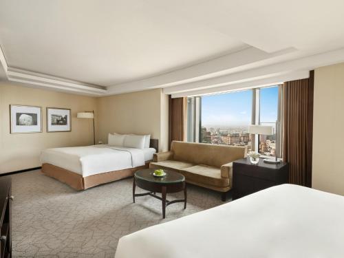 Executive Family Room with King Bed and 2 Single Beds