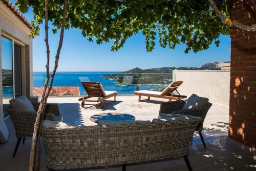 ระเบียง/ชานเรือน, วิลล่า อาร์ต แกลเลอรี (Villa Art Gallery) in ซาฟเรลเย