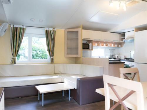 3 bedrooms, 6 beds