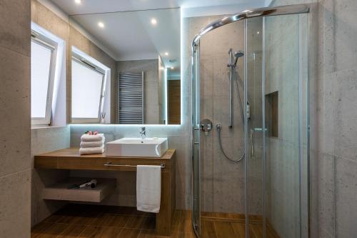 Hotel Patio - image 10