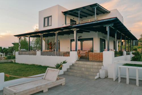 Samothraki Beach Boutique Hotel in Makrilies