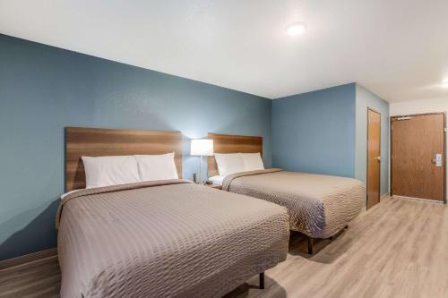 Standard Queen Room with Two Queen Beds - Non-Smoking