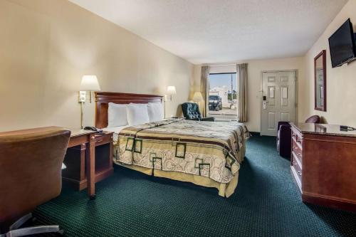 Rodeway Inn & Suites in Dublin, USA