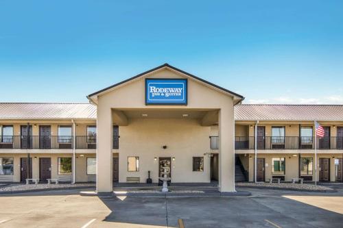 Rodeway Inn & Suites in Dublin, USA