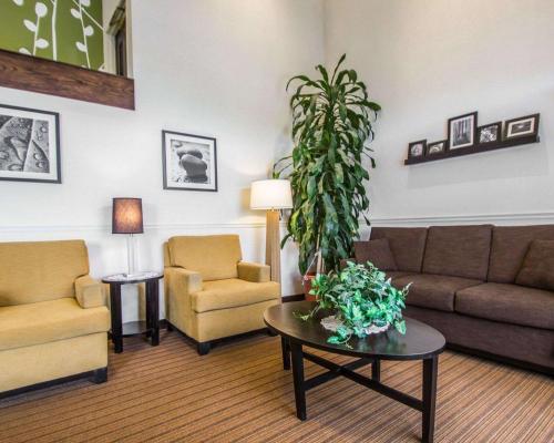 大堂, Sleep Inn & Suites Niantic North in 奈安蒂克