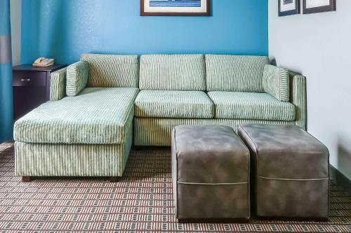 Comfort Suites Tampa - Brandon - image 5