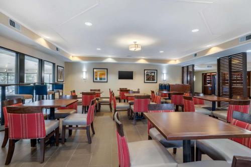 Comfort Suites Lafayette University Area