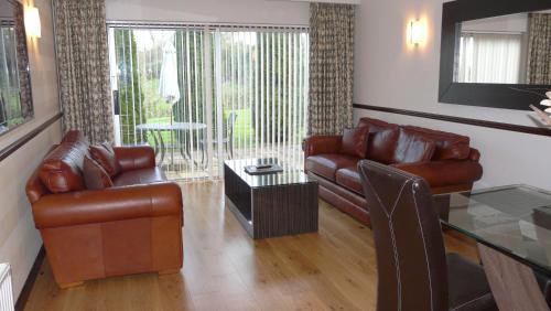 Hollies Hotel - image 9
