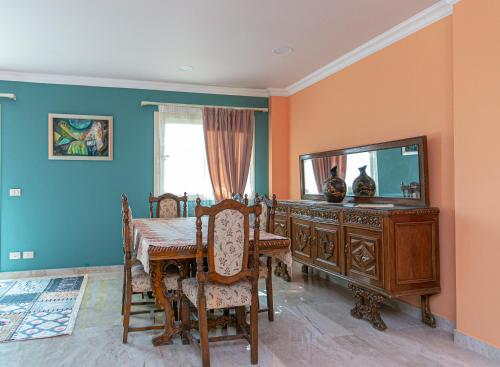 121 AUC Residence