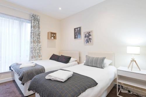 Captivating 2-Bed Apartment in Dublin 1 - image 4