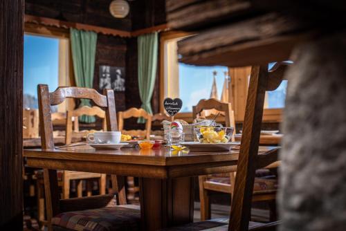 餐飲選擇, 斯拉朗酒店 (Hotel Slalom) in 貝特默阿爾