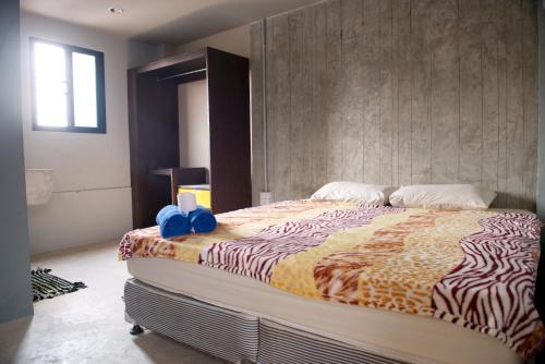 ห้องมาตรฐานเตียงใหญ่ (Standard Double Room)