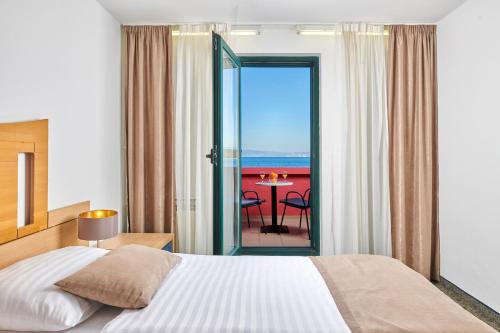 Superior double room with sea view balcony