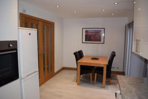 Létesítmények, 3 Bedroom-Kelpies Serviced Apartments Bruce in North Broomage