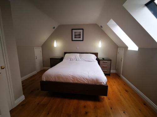 Hollies Hotel - image 7