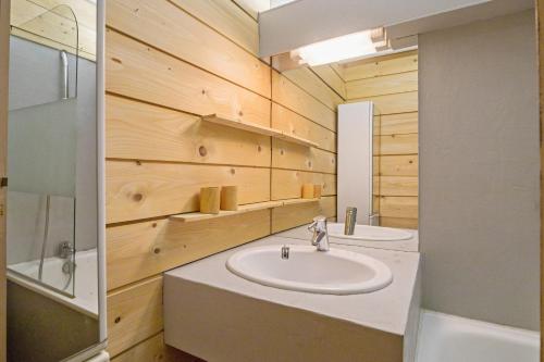 Large 1br flat at the heart of La Mongie in a ski-in residence - Welkeys