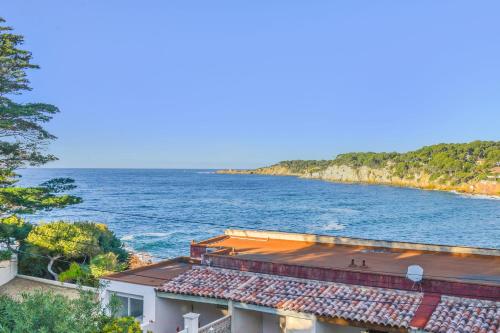 2br w terrace and splendid seaview in Sanary 1 min to the beach - Welkeys