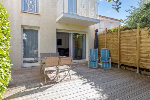 Calm and sunny AC house with terrace and garden in Antibes - Welkeys