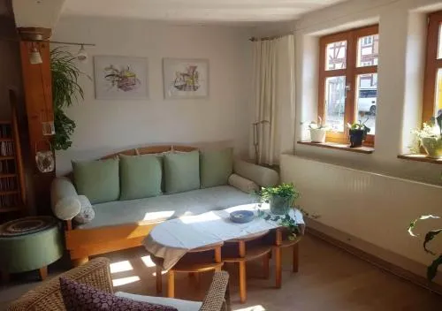 Ältestes Haus in Quentel - Ferienwohnung 1 mit kleinem Garten in Hessisch Lichtenau, Deutschland