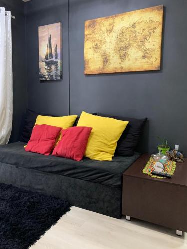 Venha se hospedar num lugar que tenha seu estilo. Apto 2 quartos.
