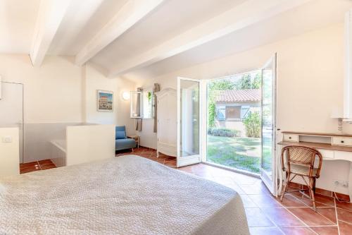 Splendid typical house with pool and large garden in St Tropez - Welkeys