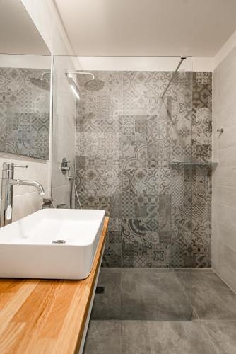 2 bedrooms, 4 beds