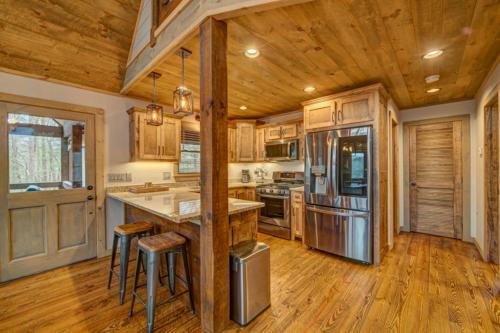 Aint Life Grand in Blue Ridge, USA