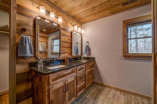 Three-Bedroom Holiday Home  image 9