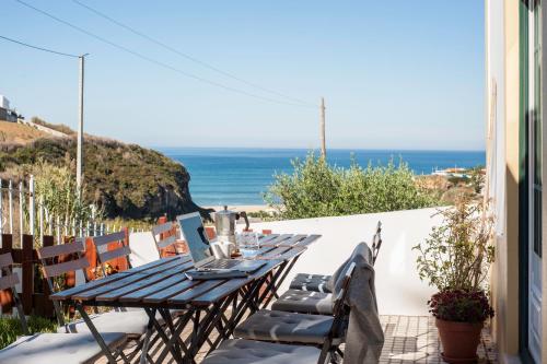  Coworksurf - Villa dos Irmãos, Pension in Ericeira bei Azenha Velha