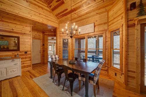 Reel Relaxing Creekside Cabin by Escape to Blue Ridge - image 8