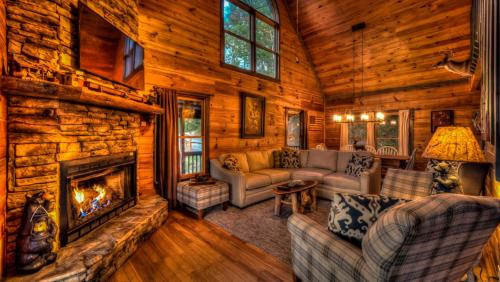Livin On The Edge in Blue Ridge, USA