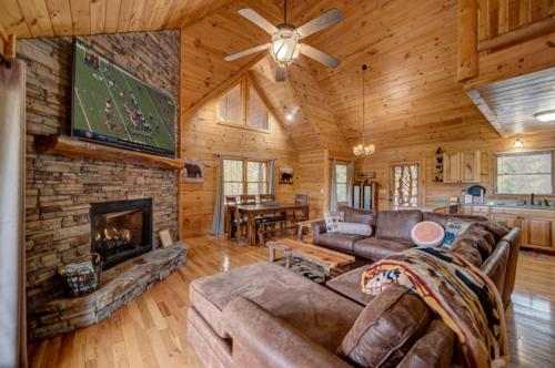Mountain Bear Lodge by Escape to Blue Ridge - main image