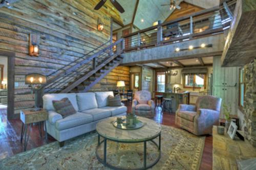 Firefly Farmhouse - Riverfront Modern 2 Bedroom w loft in Blue Ridge, USA