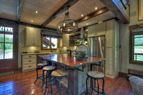 Firefly Farmhouse - Riverfront Modern 2 Bedroom w loft in Blue Ridge, USA