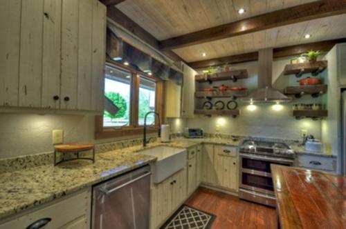 Firefly Farmhouse by Escape to Blue Ridge - image 9