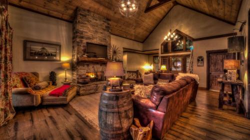 Birchwood Lodge by Escape to Blue Ridge - image 2