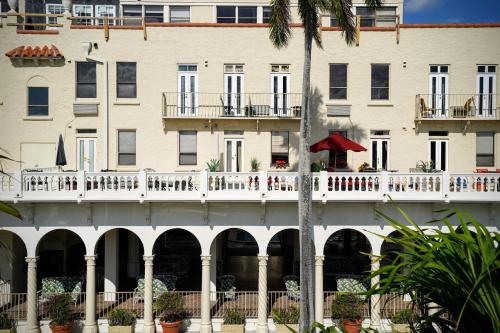 Palm Beach Historic Hotel with Juliette Balconies! Valet parking included!