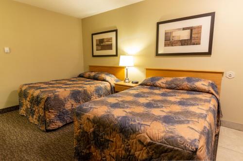 Queen Room with Two Queen Beds - Smoking