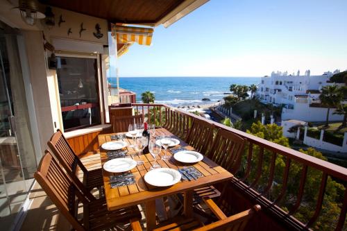  Apartamento Lubina del Sol. 1ª linea de playa - By the Sea, Ferienwohnung in Mijas Costa