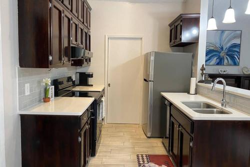 Modern Comfort in the Heart of Baton Rouge, Mall of Louisiana