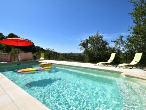 Attractive holiday home in Cuzy with pool - Location saisonnière - Cuzy