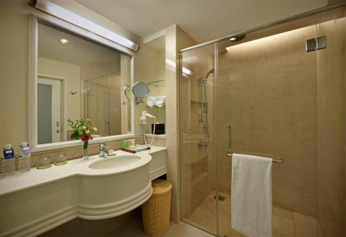 room detail thumbnail 2