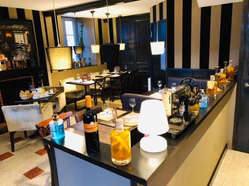 Logis Hôtel Aux 13 Arches